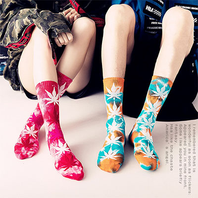 Custom New Street Style Tie Dye Maple Leaf Cotton Knit Crew Socks Custom New Street Style Tie Dye Maple Leaf Cotton Knit Crew Socks